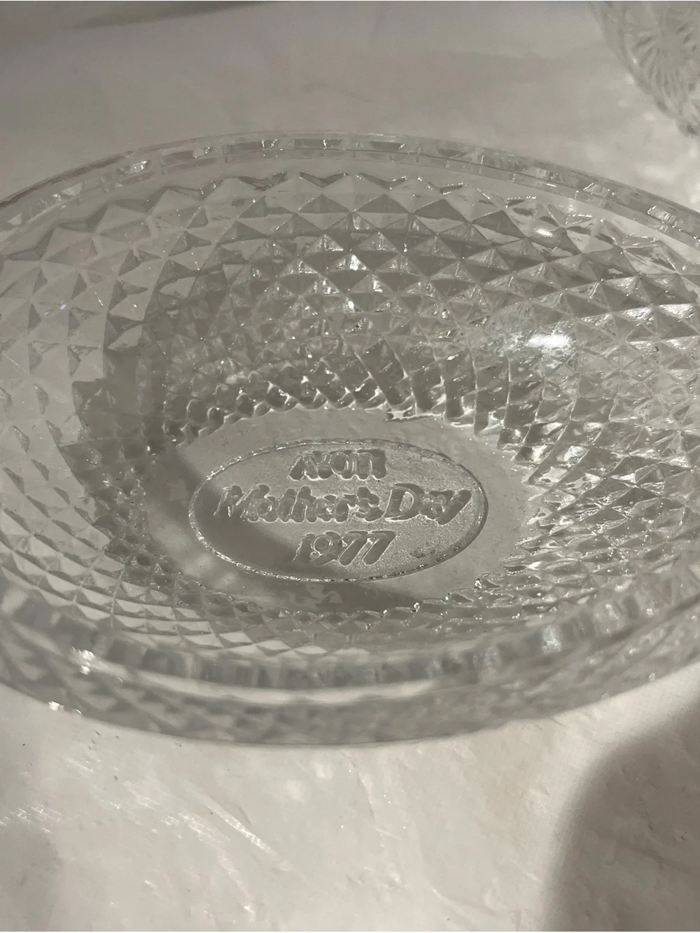 Avon 1977 Mothers Day Fostoria Lead Crystal Egg Shaped Trinket Dish